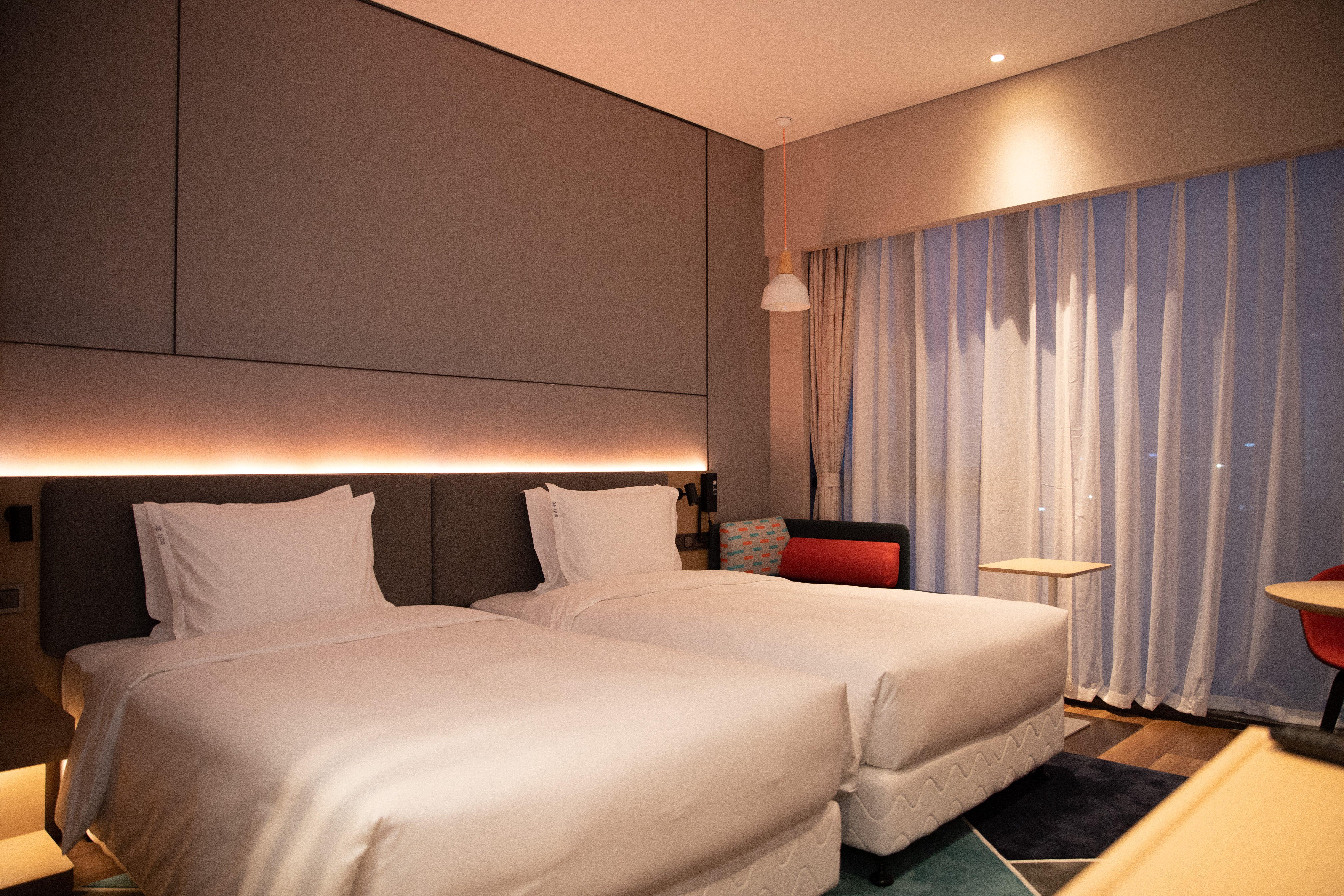 Holiday Inn Express Shenzhen Longhua By Ihg Экстерьер фото
